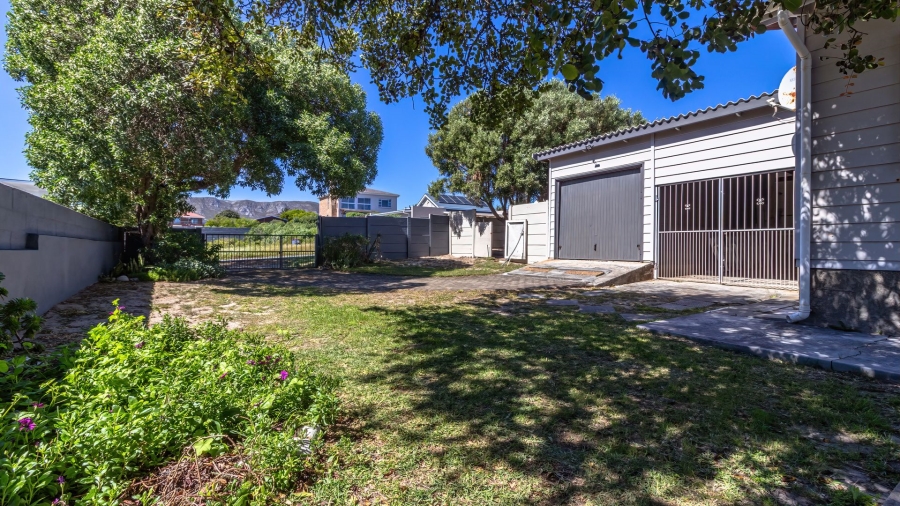 3 Bedroom Property for Sale in De Kelders Western Cape